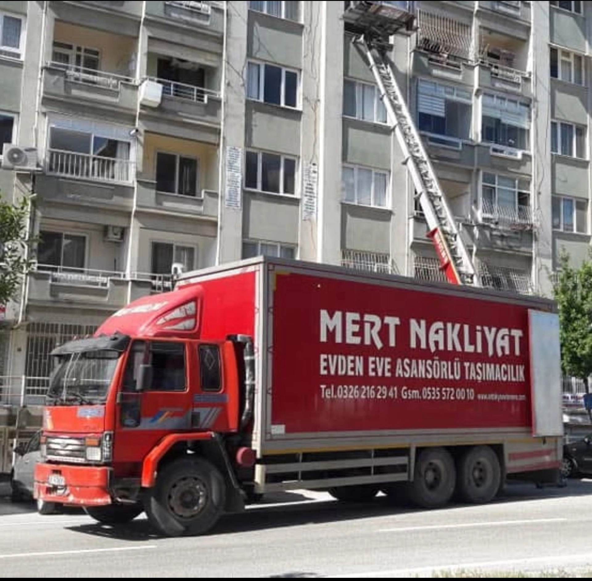 Ford | Yük Taşıma Kamyonu